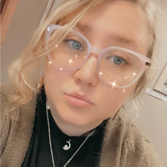 Meet your Posher, Bethany - Picture 2 of 9